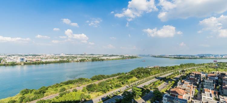 广东省江门市奥园外滩江景公寓(滨江大道分店)图片