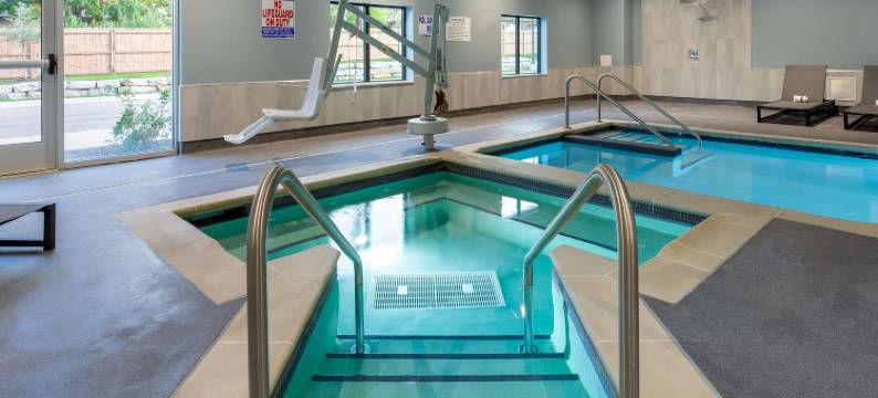 麦迪逊呗盟温德姆套房酒店(Baymont Inn & Suites by Wyndham Madison)图片