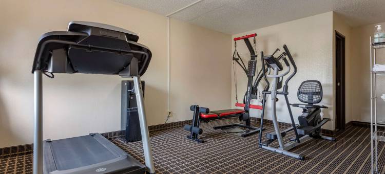 品质套房酒店(Quality Inn & Suites Warren)图片