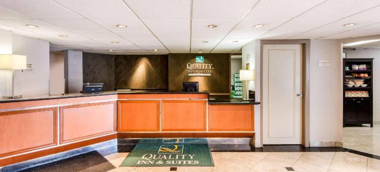 品质酒店及套房(Quality Inn & Suites 5585 Ambler Drive Mississauga Ontario)图片