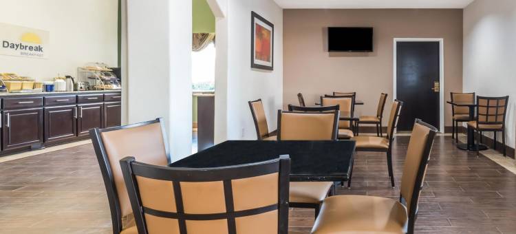 达拉斯戴斯套房酒店(Days Inn & Suites by Wyndham Dallas)图片