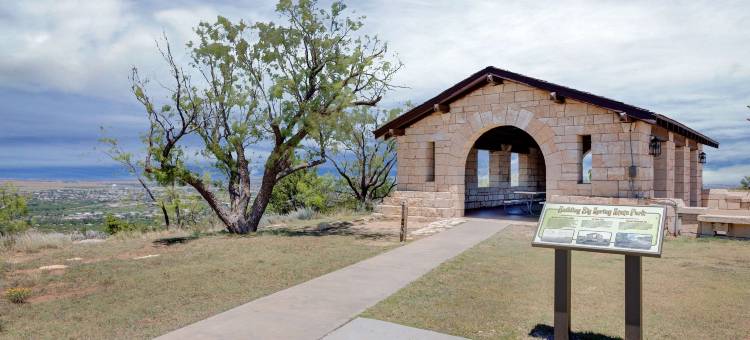 比格斯普林骑士酒店(Knights Inn Big Spring)图片