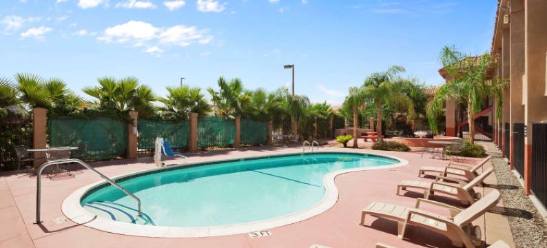 印地欧温德姆速8酒店(Super 8 by Wyndham Indio)图片