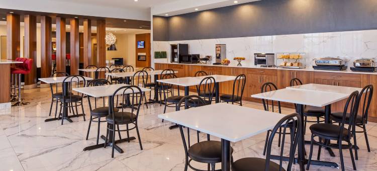 东蒙特利尔贝斯特韦斯特优质酒店(Best Western Plus Montreal East)图片
