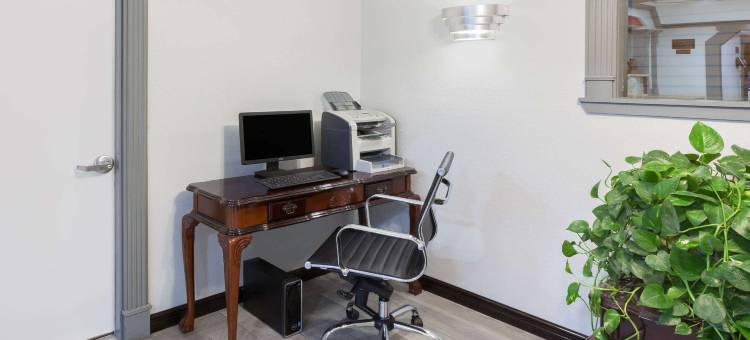 金斯维尔温德姆速8酒店(Super 8 by Wyndham Kingsville)图片