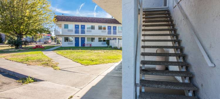 摩塞斯莱克6号汽车旅馆(Motel 6 Moses Lake, WA)图片