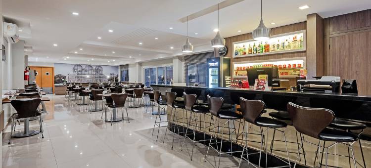 古里提巴托雷斯大道斯里姆酒店(Slim Curitiba Av Das Torres)图片