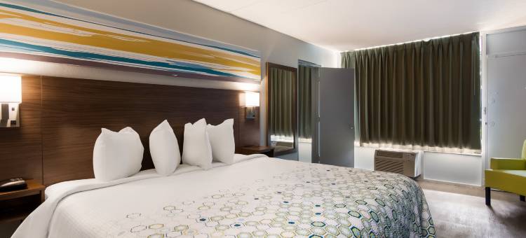 维洛海滩- I-95 家乡小套房红屋顶酒店(HomeTowne Studios Vero Beach - I-95)图片