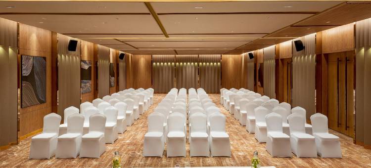 伊多尔-尼帕尼亚温德姆华美达安可酒店(Ramada Encore by Wyndham Indore Nipania)图片