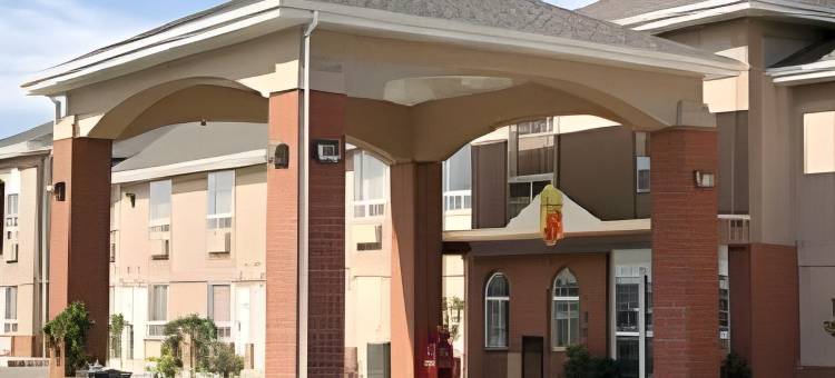 波诺卡华美达酒店(Ramada by Wyndham Ponoka)图片