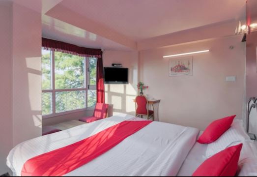 The Boho Near Mall Hotel Overview