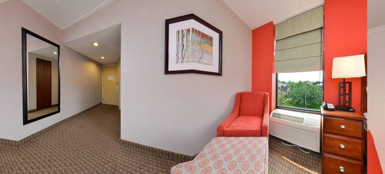 克雷斯特伍德智选假日酒店(Holiday Inn Express Crestwood)图片