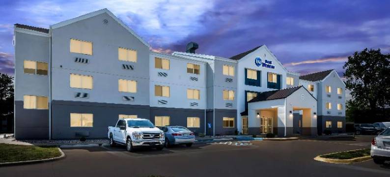 奥塔姆瓦贝斯特韦斯特必住优质酒店(SureStay Plus Hotel by Best Western Ottumwa)图片