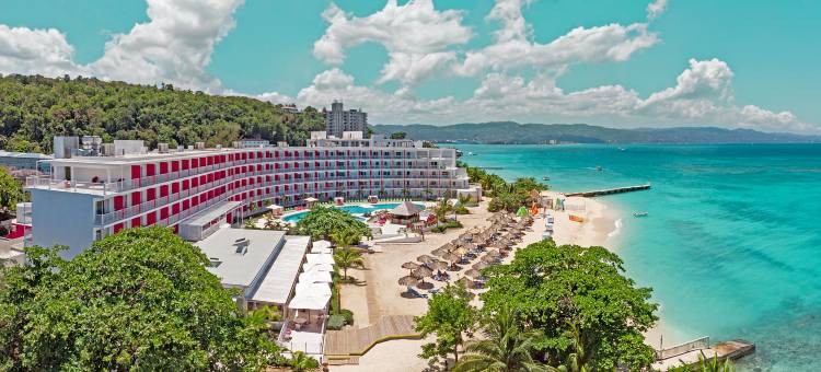 Grand Decameron Cornwall Beach，一个全包的商标度假村(Grand Decameron Cornwall Beach, A Trademark All Inclusive)图片
