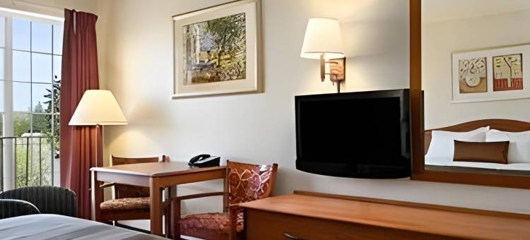 塔科机场华美达酒店(Ramada by Wyndham SeaTac Airport)图片