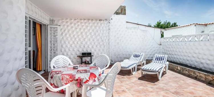 Apartment Near the Beach with a Huge Terrace Patio, Wifi and Parking图片