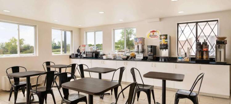 波特兰-威斯布鲁克地区速8酒店(Super 8 by Wyndham Portland ME)图片