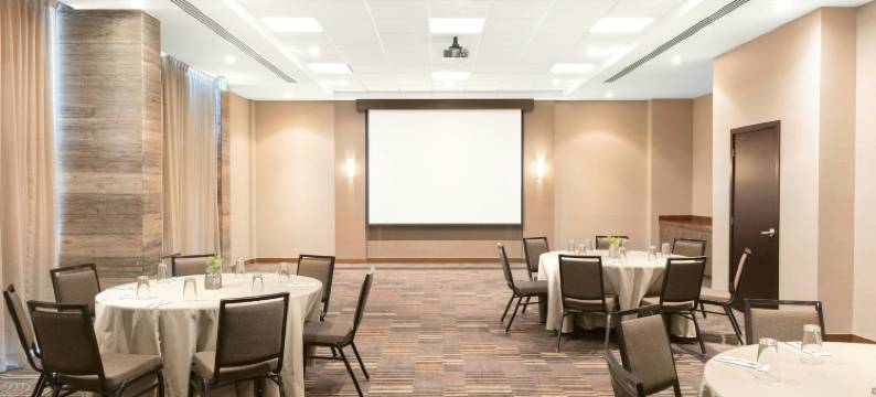 南下加利福尼亚州拉巴斯万怡酒店(Courtyard La Paz Baja California Sur)图片