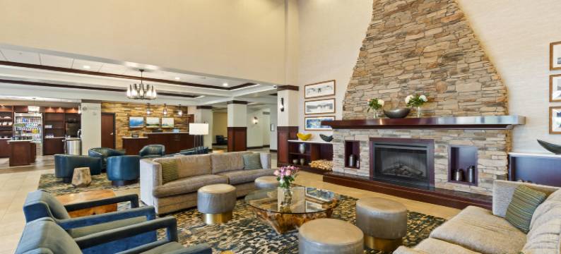 弗朗特皇家蓝岭沙道斯希尔顿逸林酒店(DoubleTree by Hilton Front Royal Blue Ridge Shadows)图片