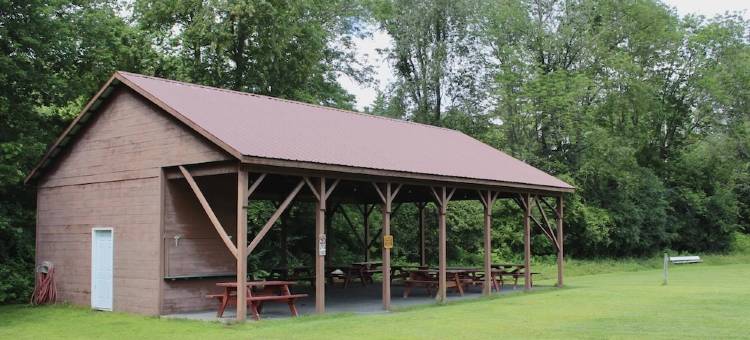 Spacious home in the Heart of 46 High Peaks on The AuSable River - 8-12 Guests图片