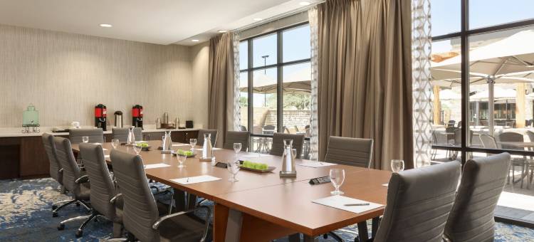 圣安东尼奥布鲁克斯城市基地安泊水疗酒店(Embassy Suites San Antonio Brooks Hotel & Spa)图片