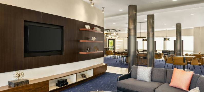 伯灵顿霍利山西阿姆顿万怡酒店(Courtyard Burlington Mt. Holly/Westampton)图片