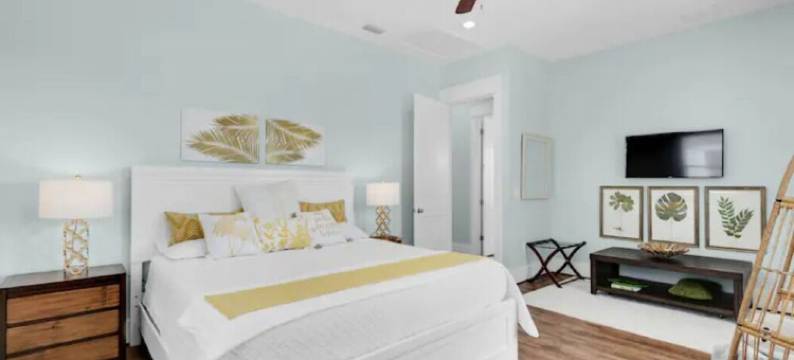 Breeze! New. 2 Blocks to Beach - Sleeps 26 - Pool!图片