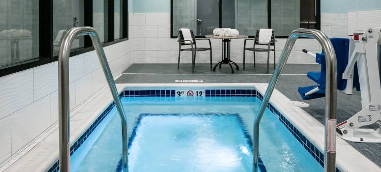 爱荷华市中心大学希尔顿花园酒店(Hilton Garden Inn Iowa City Downtown University)图片