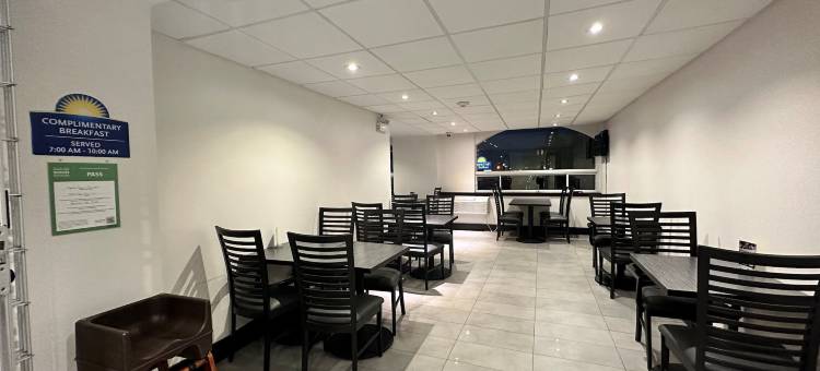 北海湾市中心戴斯套房酒店(Days Inn & Suites by Wyndham North Bay Downtown)图片