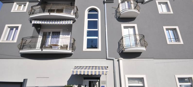 玛斯丽娜公寓及客房别墅(Apartments & Rooms Villa Maslina)图片