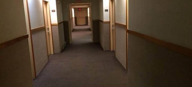 普莱西德湖南罗德威酒店(Rodeway Inn)图片