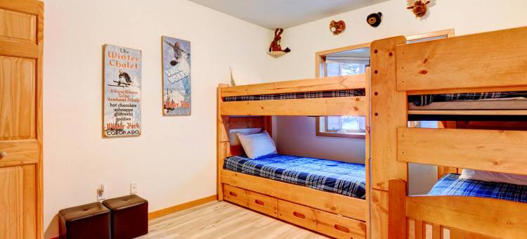 Breathtaking Mountain Views and Private Hot Tub - Luxurious Chalet Retreat图片