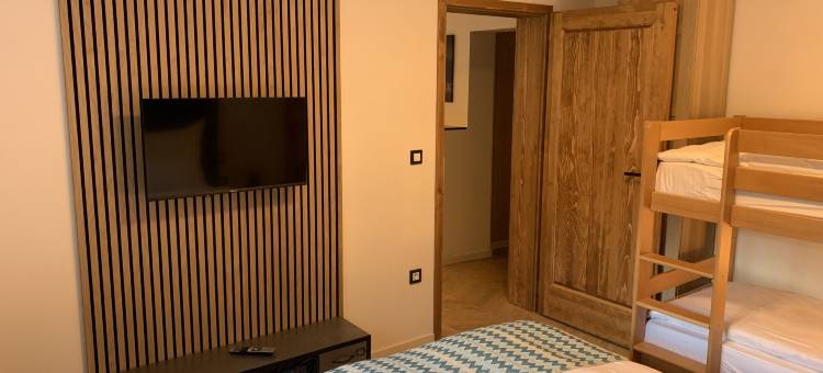 松树节日房屋(Pine Tree Holiday House)图片