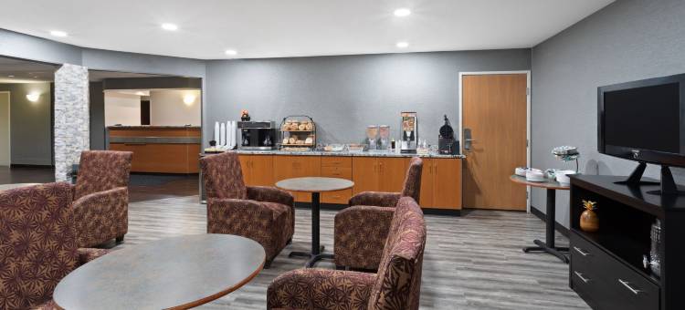 拉辛美洲最佳价值套房酒店(Americas Best Value Inn and Suites Racine)图片