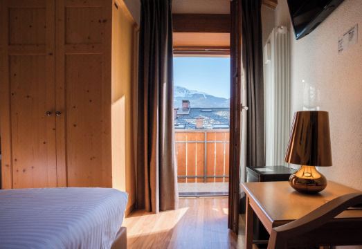 Olimpia HotelHotel Overview