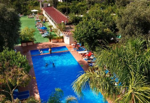 Sorrento Comfort Rooms Con Piscina Hotel Overview