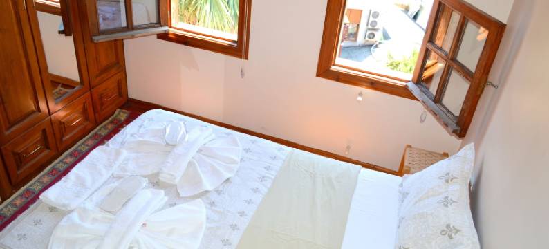 亚萨尔马林德尼泽尔膳宿公寓(Yaşar Marin Denizer Pansiyon)图片