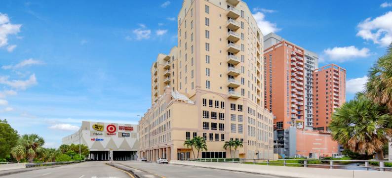 达德兰塔迈阿密假日公寓式酒店(Dadeland Towers by Miami Vacations)图片