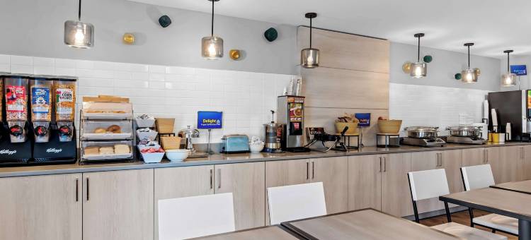 贝斯特韦斯特多斯韦尔酒店(Days Inn by Wyndham Doswell at the Park)图片