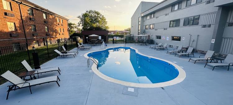 舒适酒店及套房印第安纳波利斯西北 - 学院公园(Comfort Inn & Suites Indianapolis Northwest - College Park)图片