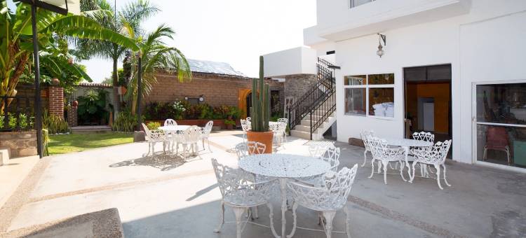 OYO圣米格尔别墅酒店(Hotel Villas de San Miguel Media Luna)图片