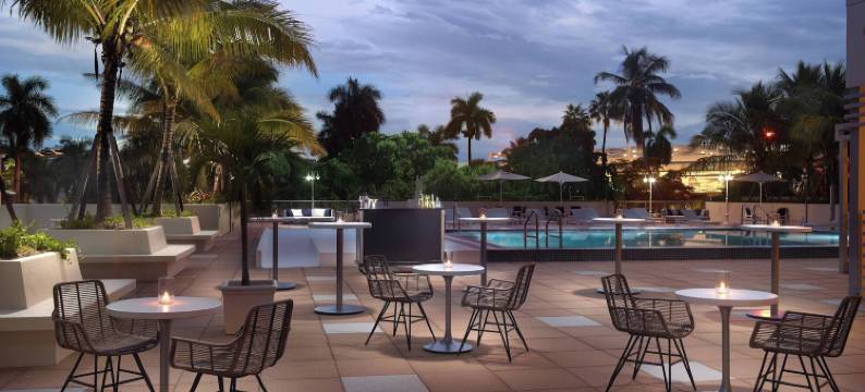迈阿密科科纳特格罗夫万怡酒店(Courtyard by Marriott Miami Coconut Grove)图片