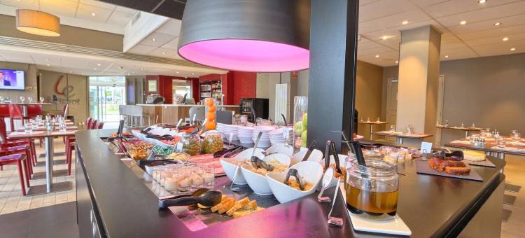巴黎西部楠泰尔拉德芳斯康铂酒店(Campanile Paris Ouest - Nanterre - la DÉFENSE)图片