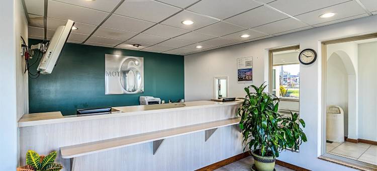 乌尔班纳 6 号汽车旅馆(Motel 6 Urbana, IL)图片