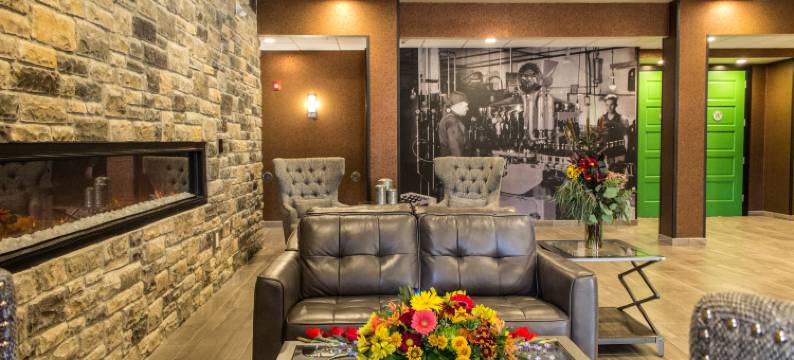 鹅卵石套房酒店-奇珀瓦福尔斯(Cobblestone Hotel & Suites - Chippewa Falls)图片