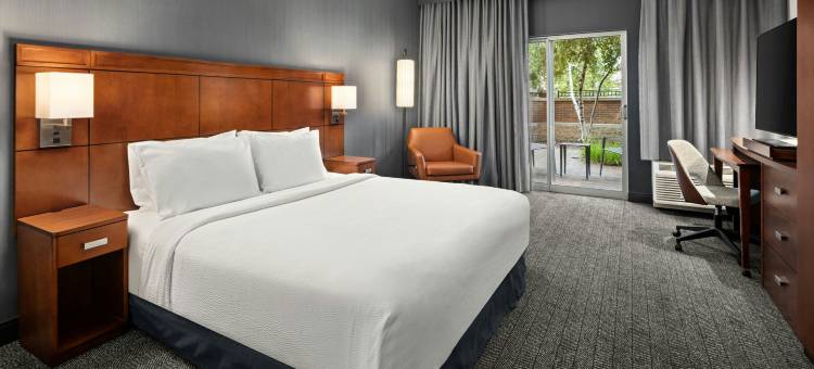 明尼阿波利斯枫树格罗夫/阿伯莱克斯万怡酒店(Courtyard Minneapolis Maple Grove/Arbor Lakes)图片