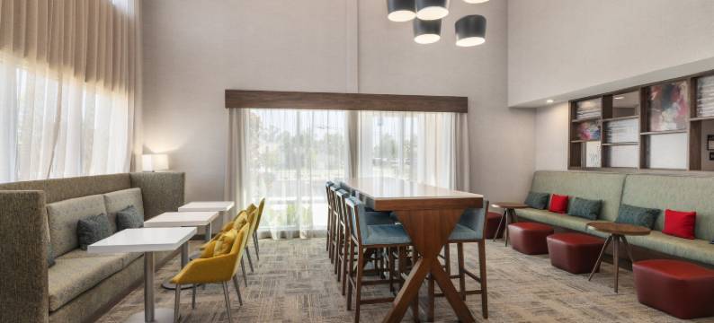 贝克斯菲尔德中心汉普顿套房酒店(Hampton Inn & Suites by Hilton Bakersfield Central)图片