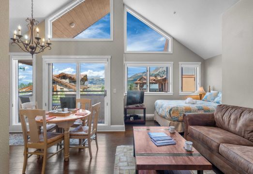 Blue Mesa Lodge 40C by Avantstay Ski in/ Ski Out Unit w/ Balcony! Hotel Overview