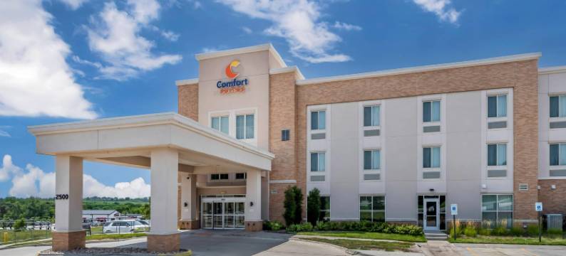 西奥马哈舒适套房酒店(Comfort Suites West Omaha)图片
