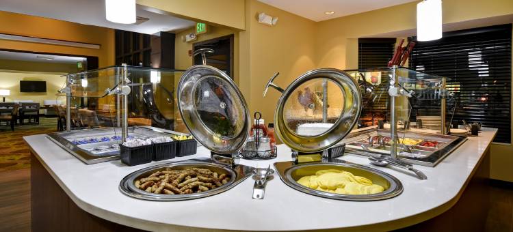 Staybridge Suites 大急流城的KENTWOOD by IHG(Staybridge Suites Grand Rapids - Airport)图片